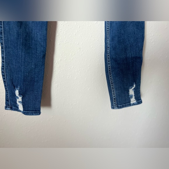 HIGH-RISE GROP JEAN LEGGING
HOLLISTER ADVANCED STRETCH SIZE 3R - Picture 4 of 7